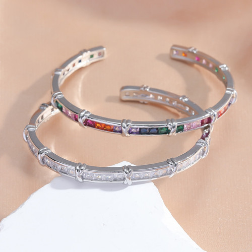 人生就是博·(中国区)官方网站z6饰品厂做客户身边的“饰品管家”(图1) 7.jpg